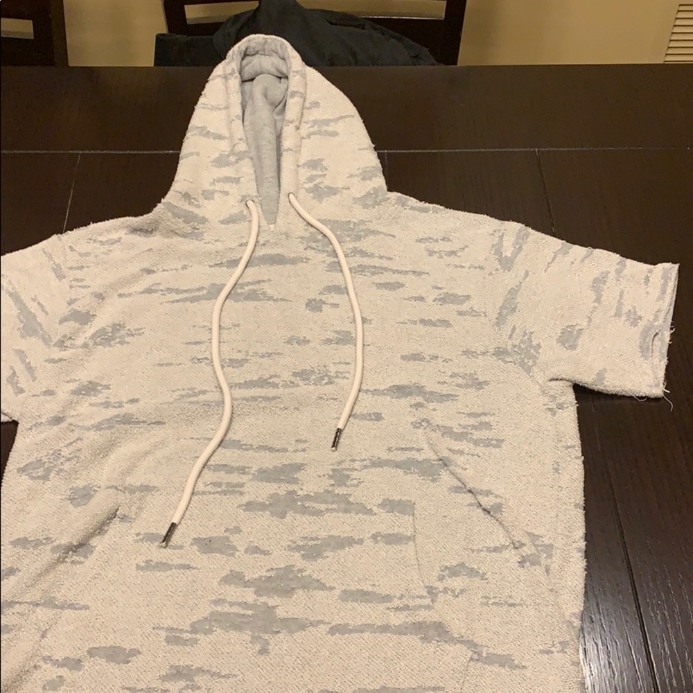 Short sleeve hoodie